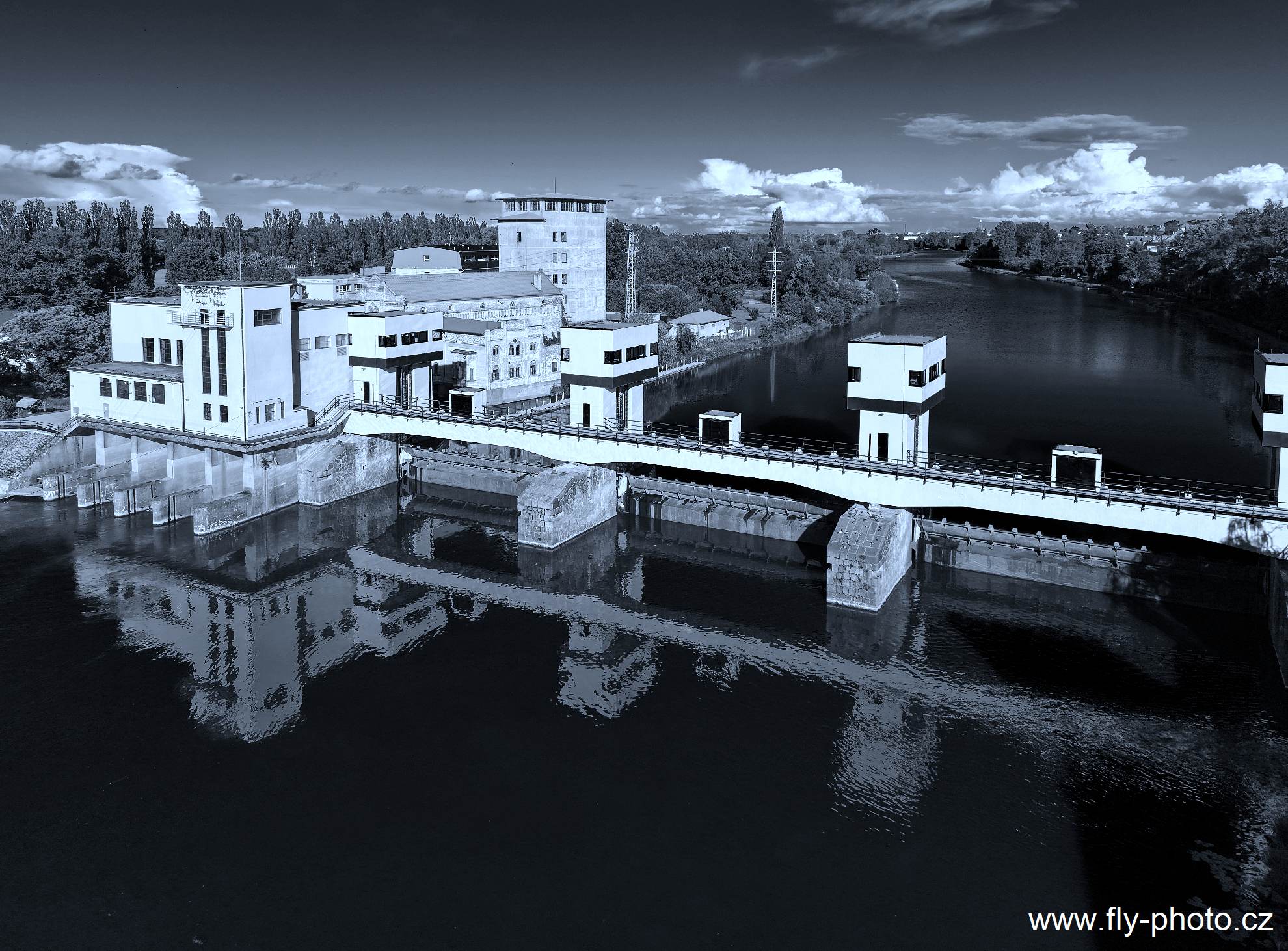 Art foto – elektrárna Brandýs nad Labem