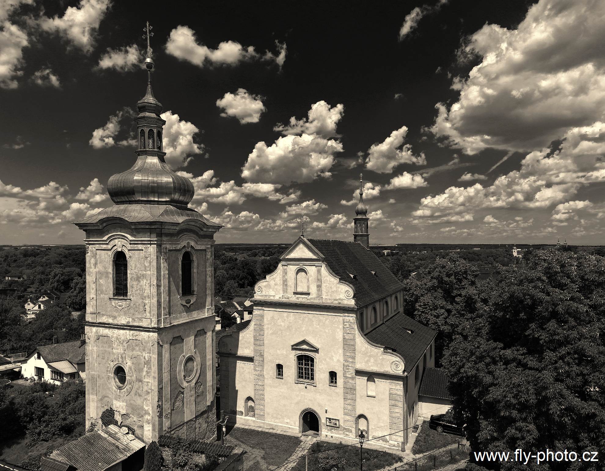 Art foto – kostel sv. Pavla Brandýs nad Labem, sépiový tón