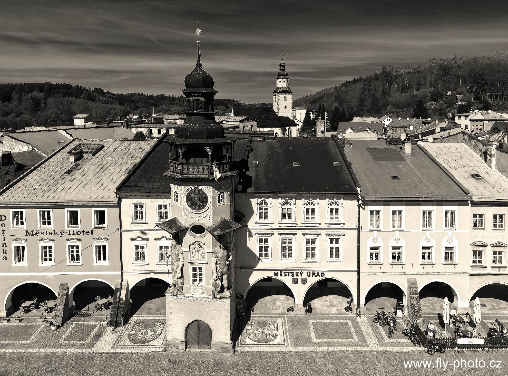 Art foto – Hostinné, sépiový tón
